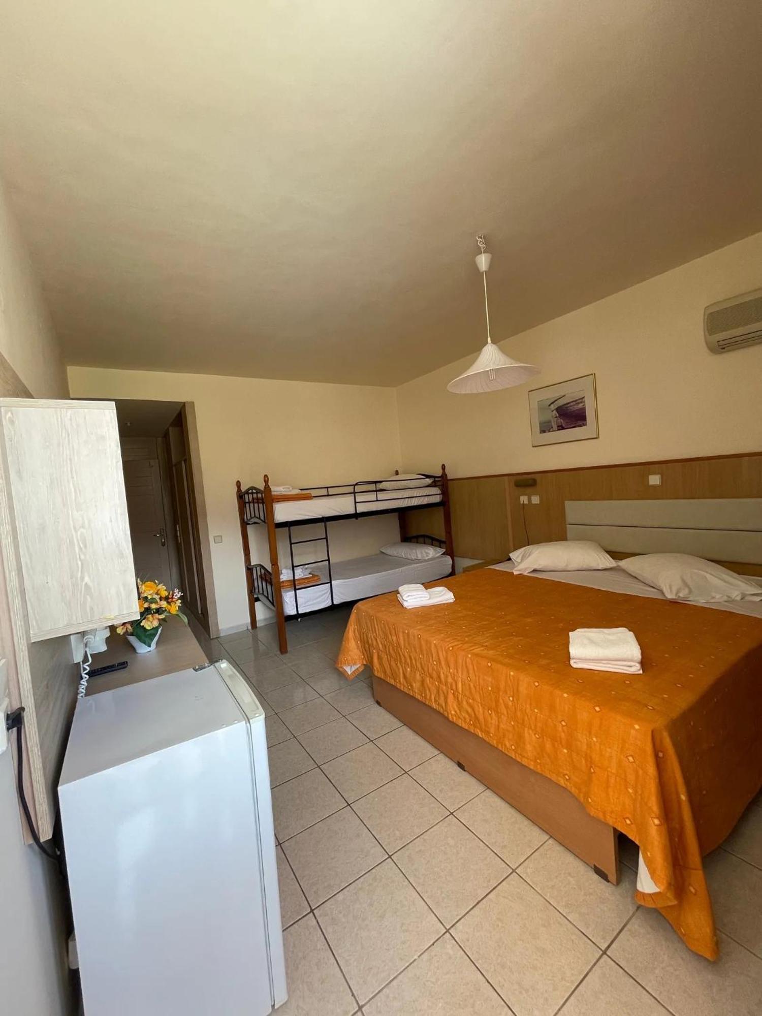Eri Beach & Village Hotel แอร์ซอนิสซอส ภายนอก รูปภาพ