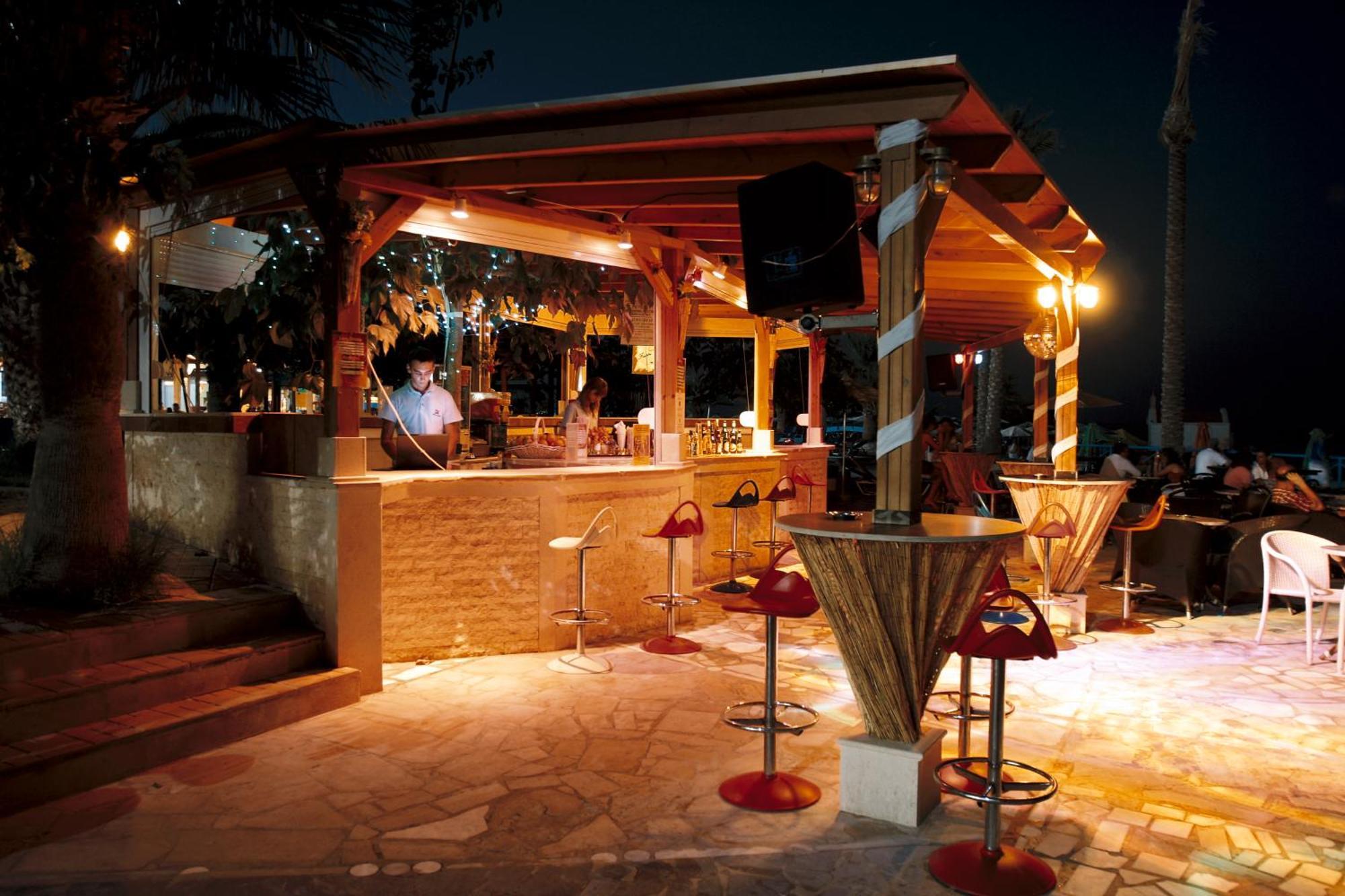 Eri Beach & Village Hotel แอร์ซอนิสซอส ภายนอก รูปภาพ