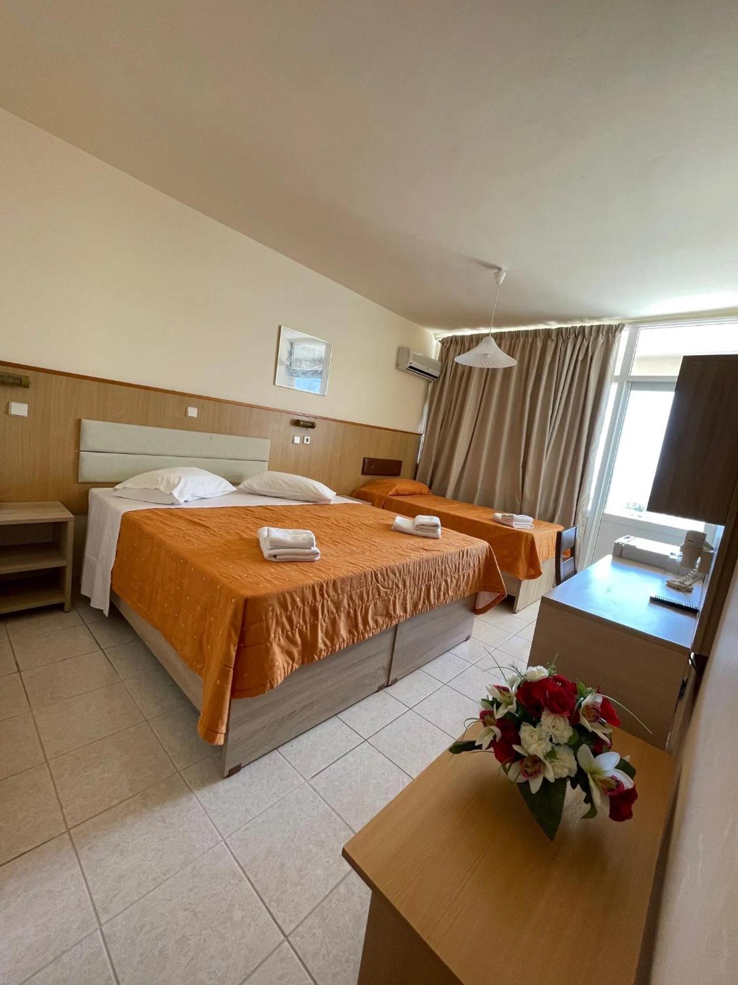 Eri Beach & Village Hotel แอร์ซอนิสซอส ภายนอก รูปภาพ